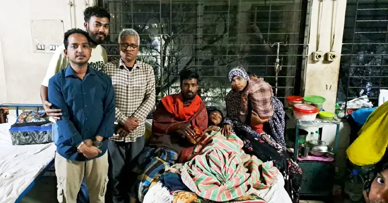 পরিবারের সঙ্গে সিয়াম